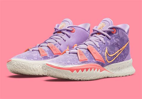 kyrie 7 daughters